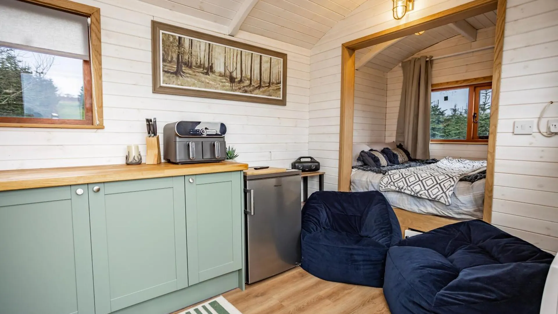 Gower Fresh Shepherds Hut Penclawdd