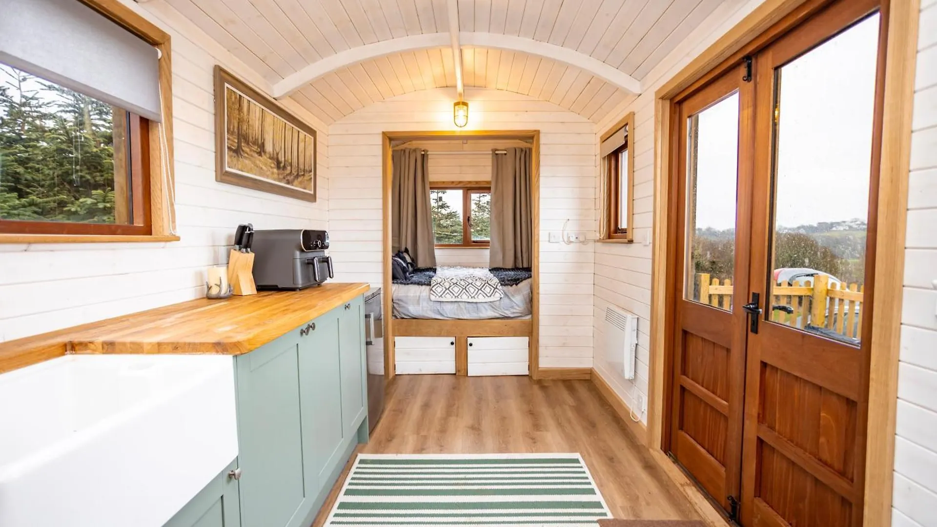 Gower Fresh Shepherds Hut Penclawdd